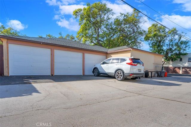 833 N Lacy Street, Santa Ana, CA 92701