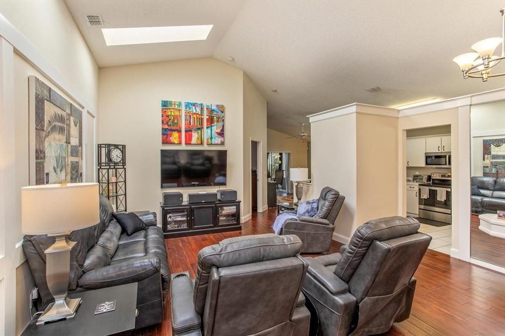 Image 10 of property listing at 5167 HOOK HOLLOW CIRCLE, Orlando, FL 32837