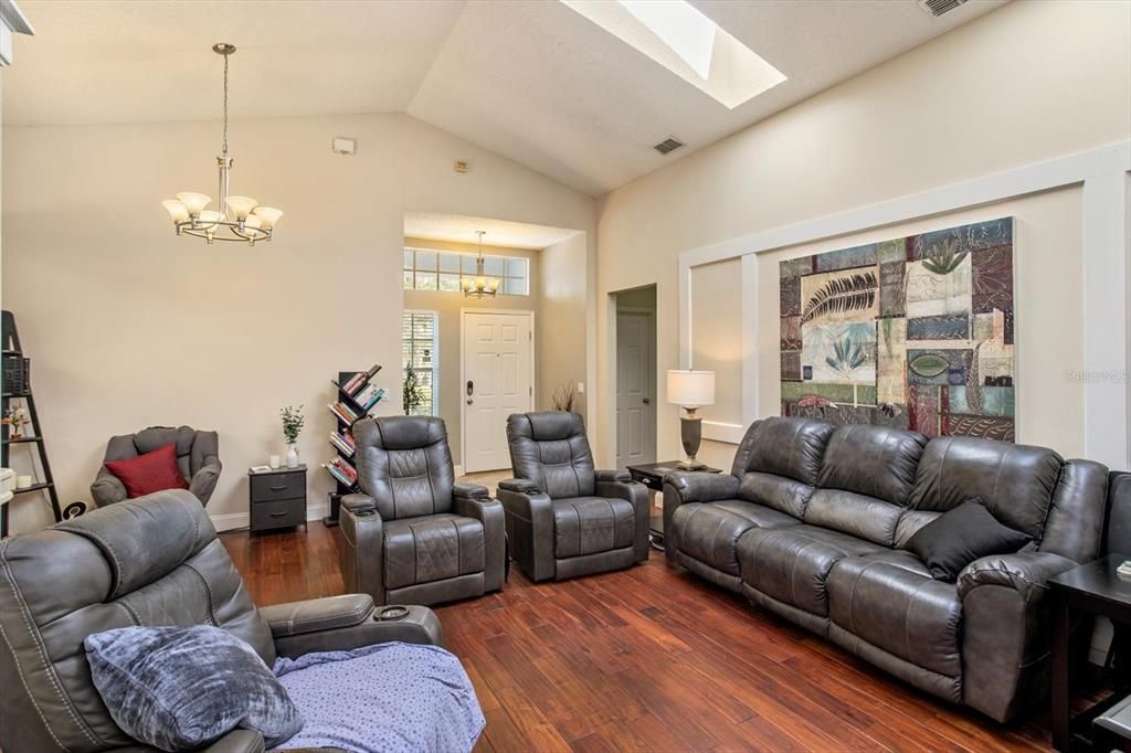 Image 11 of property listing at 5167 HOOK HOLLOW CIRCLE, Orlando, FL 32837