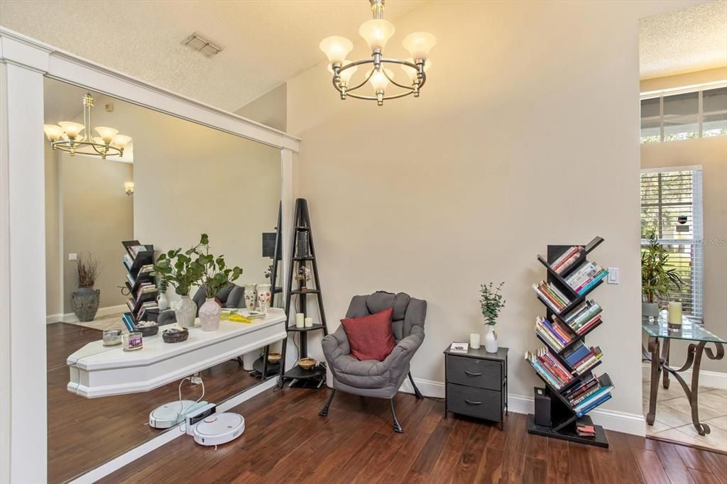 Image 12 of property listing at 5167 HOOK HOLLOW CIRCLE, Orlando, FL 32837