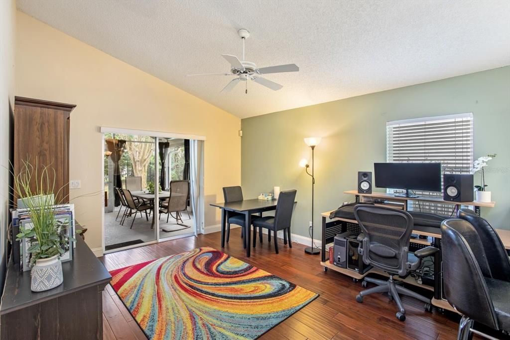 Image 13 of property listing at 5167 HOOK HOLLOW CIRCLE, Orlando, FL 32837