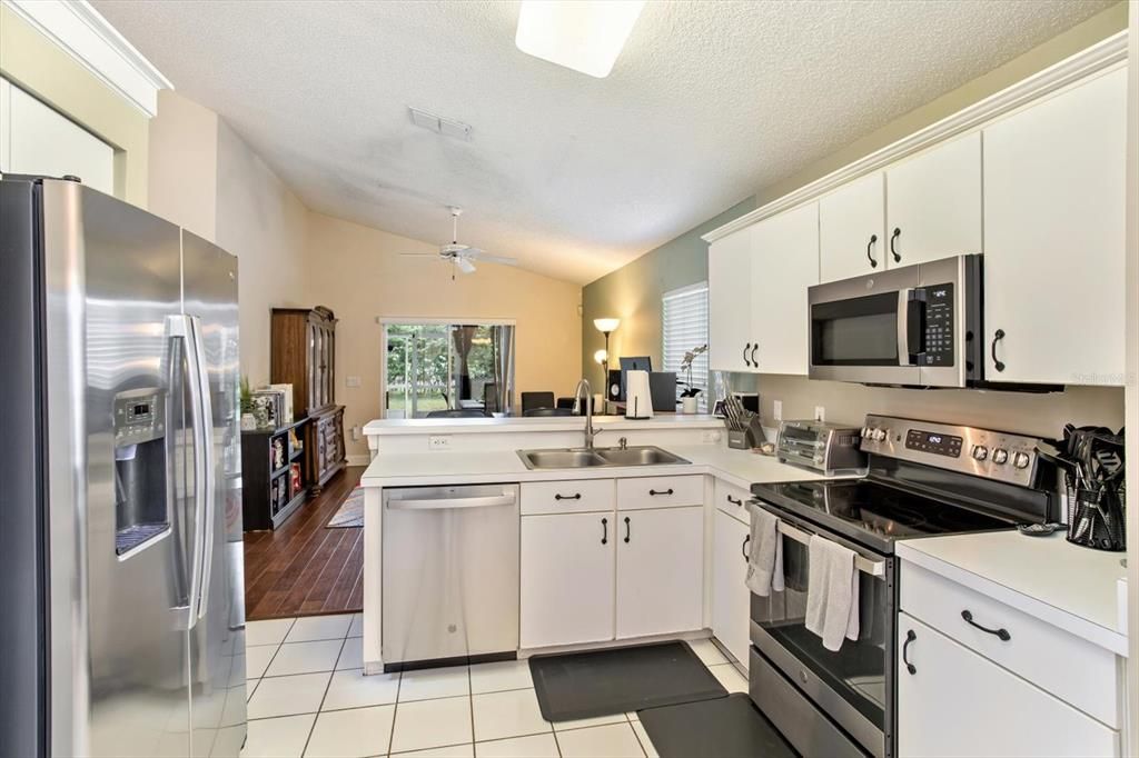 Image 15 of property listing at 5167 HOOK HOLLOW CIRCLE, Orlando, FL 32837
