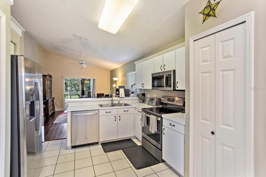 Image 17 of property listing at 5167 HOOK HOLLOW CIRCLE, Orlando, FL 32837