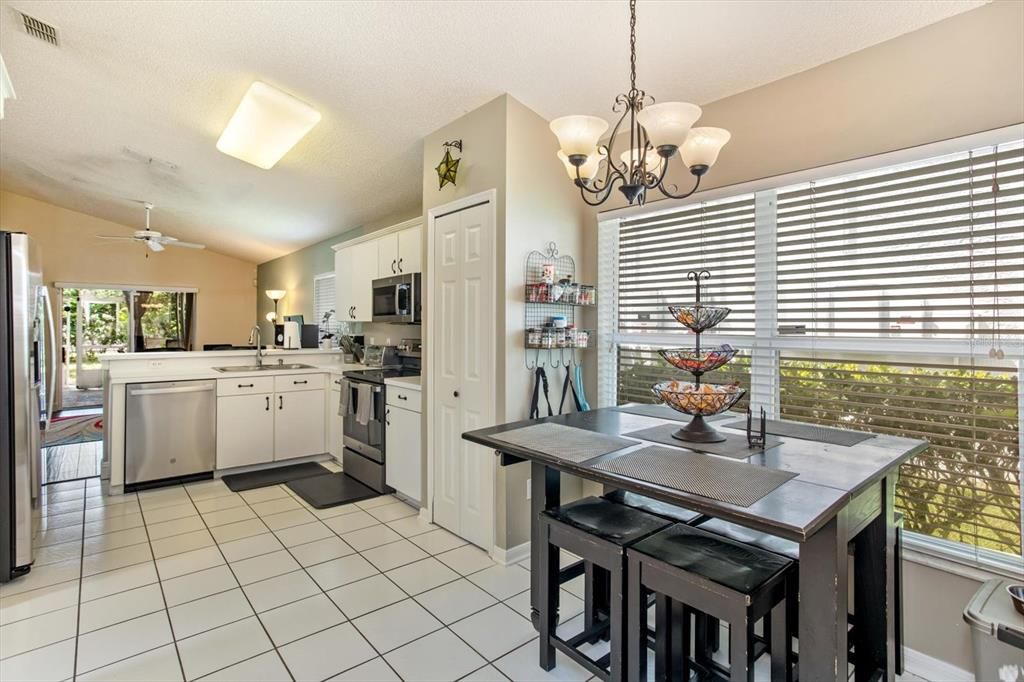 Image 18 of property listing at 5167 HOOK HOLLOW CIRCLE, Orlando, FL 32837