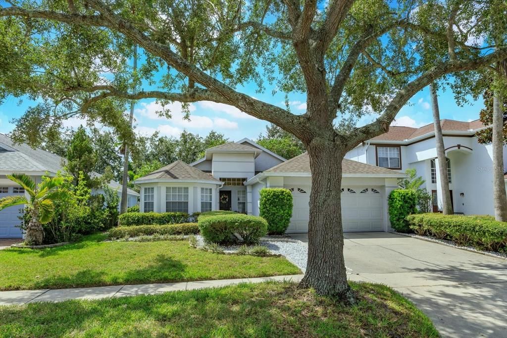 Image 2 of property listing at 5167 HOOK HOLLOW CIRCLE, Orlando, FL 32837