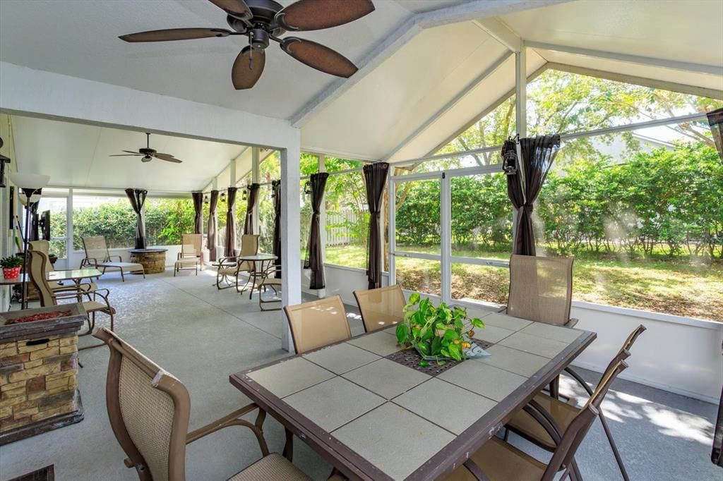 Image 3 of property listing at 5167 HOOK HOLLOW CIRCLE, Orlando, FL 32837