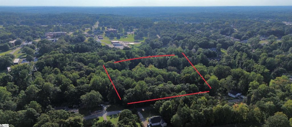 210 Saratoga Avenue, Spartanburg, SC 29302