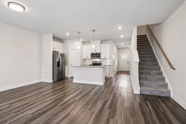 738 Prairie View Dr, Columbia, TN 38401