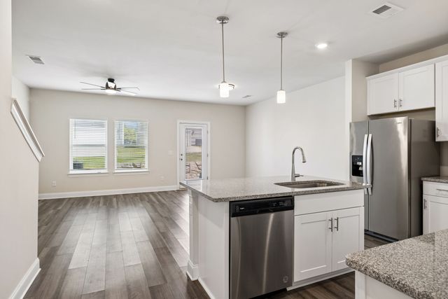 738 Prairie View Dr, Columbia, TN 38401