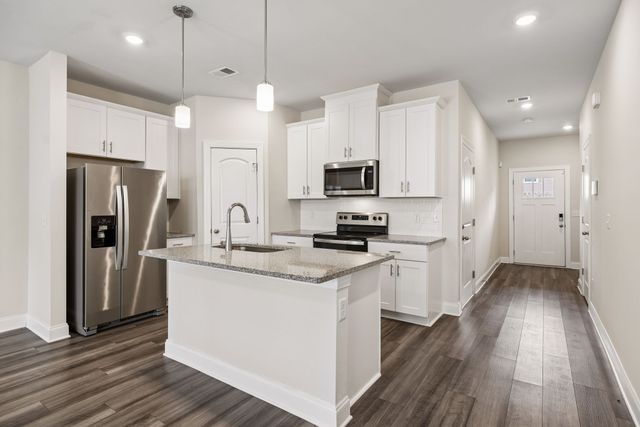 738 Prairie View Dr, Columbia, TN 38401