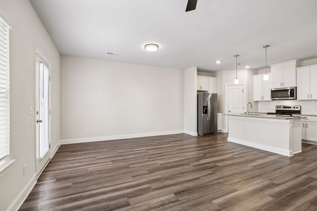 738 Prairie View Dr, Columbia, TN 38401