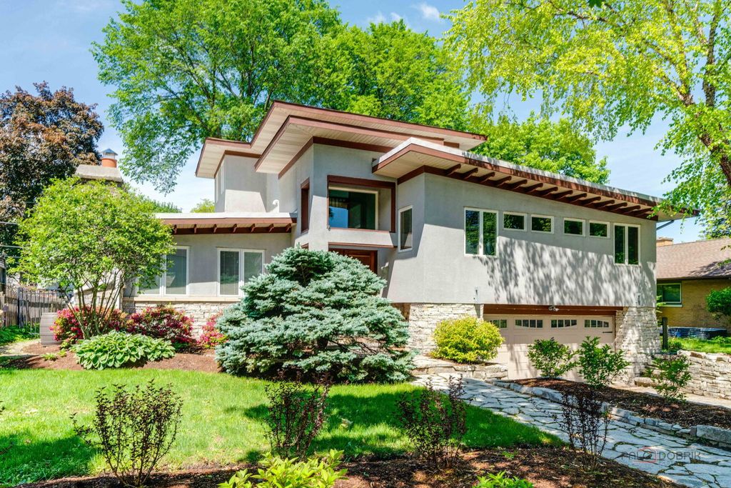 423 Ames Street, Libertyville, IL 60048
