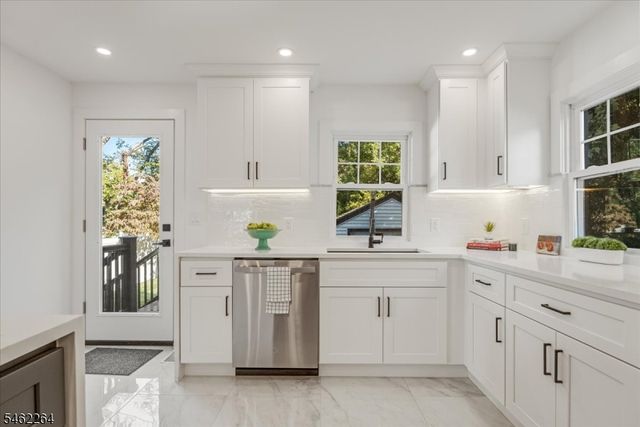 657 Martense Ave, Teaneck Twp., NJ 07666