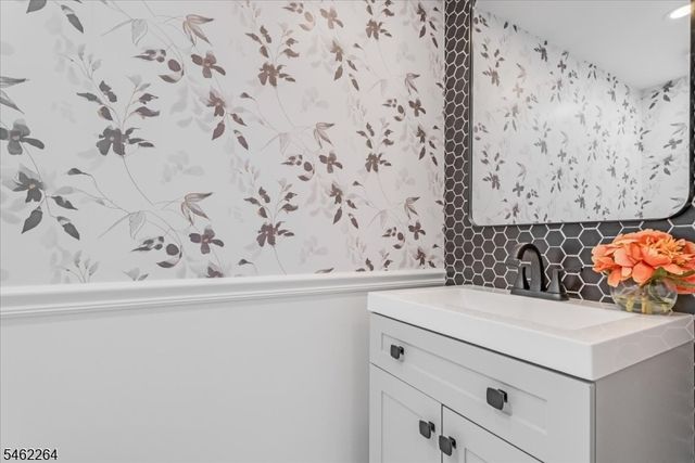 657 Martense Ave, Teaneck Twp., NJ 07666