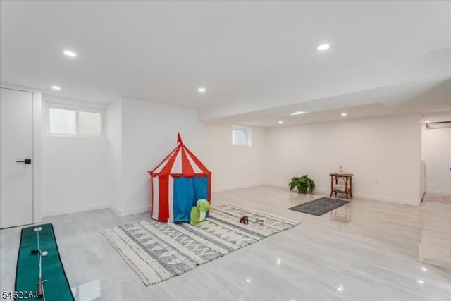 657 Martense Ave, Teaneck Twp., NJ 07666