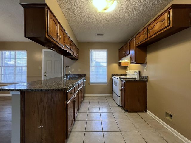 7932 ANNES CIR, Cordova, TN 38018