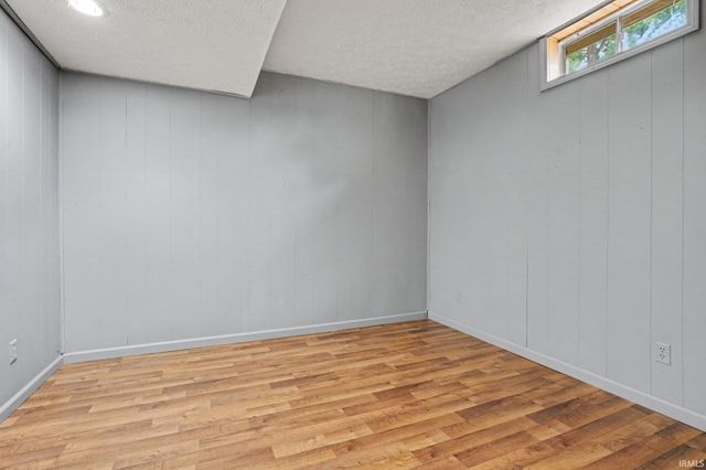 441 N Oakland Avenue, Mishawaka, IN 46544