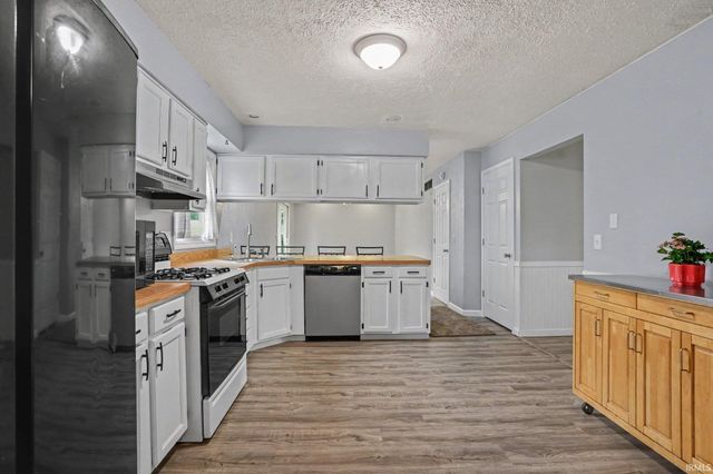 441 N Oakland Avenue, Mishawaka, IN 46544