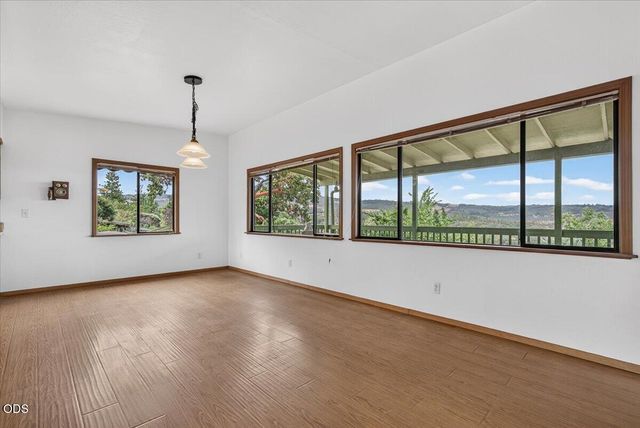 7065 Monte Vista Court, Eagle Point, OR 97524