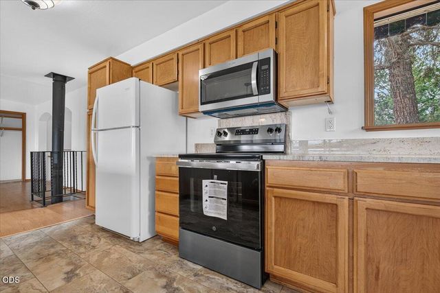 7065 Monte Vista Court, Eagle Point, OR 97524