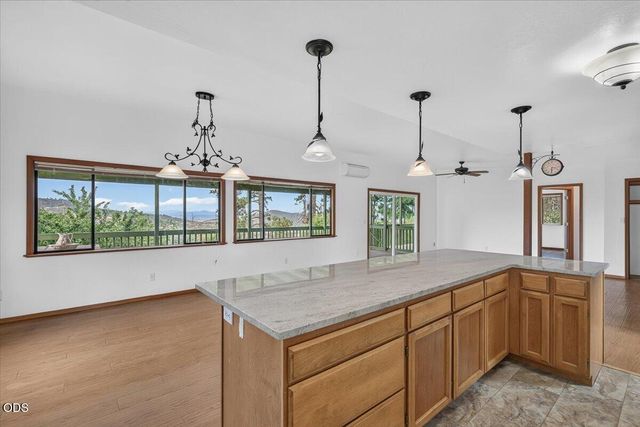 7065 Monte Vista Court, Eagle Point, OR 97524