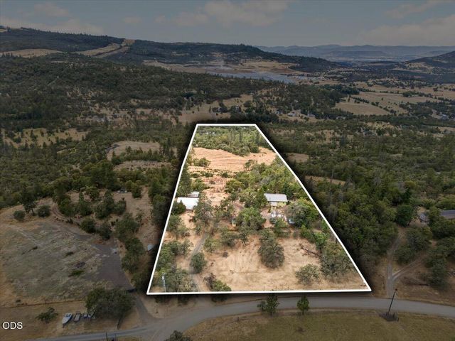 7065 Monte Vista Court, Eagle Point, OR 97524
