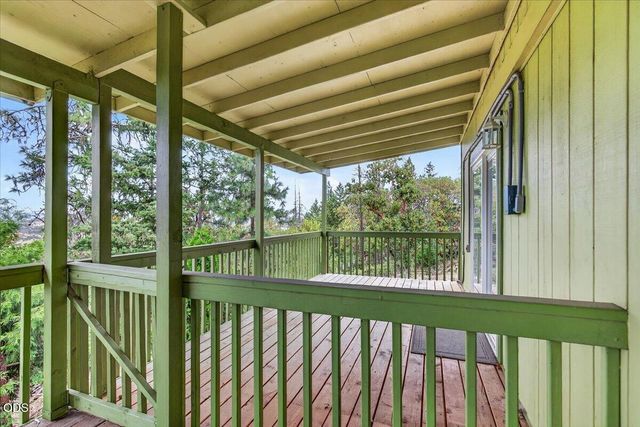 7065 Monte Vista Court, Eagle Point, OR 97524