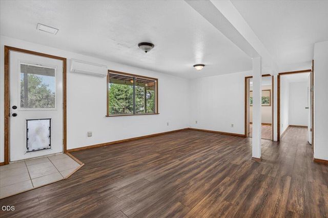 7065 Monte Vista Court, Eagle Point, OR 97524