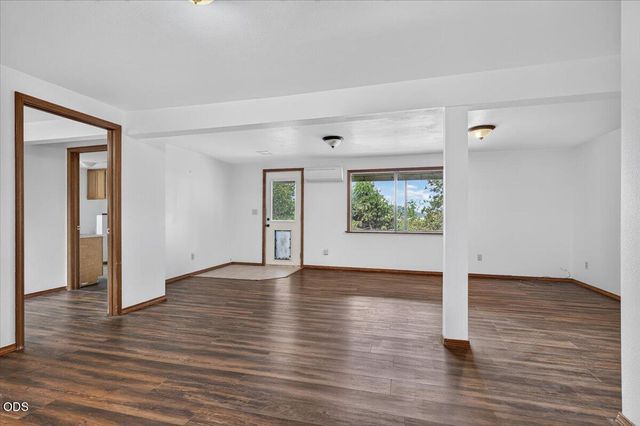 7065 Monte Vista Court, Eagle Point, OR 97524