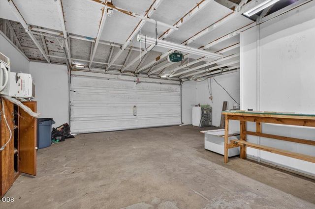 7065 Monte Vista Court, Eagle Point, OR 97524