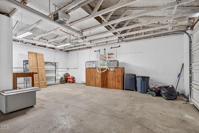 7065 Monte Vista Court, Eagle Point, OR 97524