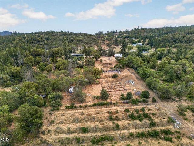 7065 Monte Vista Court, Eagle Point, OR 97524