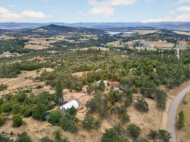 7065 Monte Vista Court, Eagle Point, OR 97524