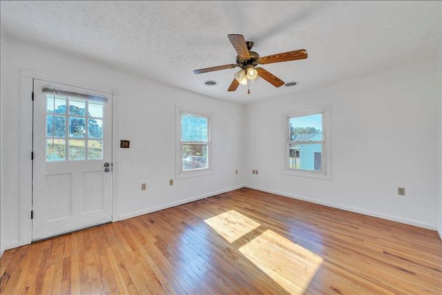 1517 5th ST, Radford, VA 24141