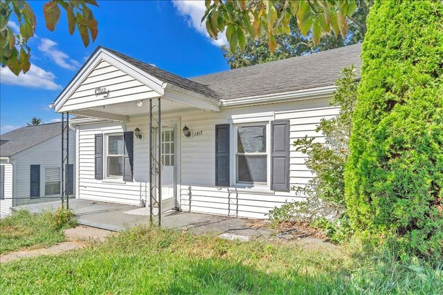 1517 5th ST, Radford, VA 24141