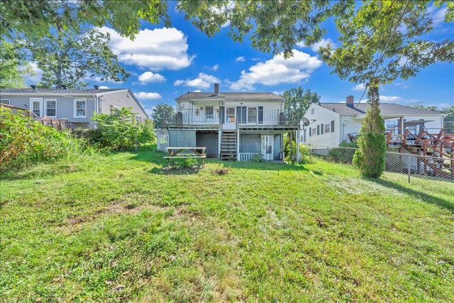 1517 5th ST, Radford, VA 24141