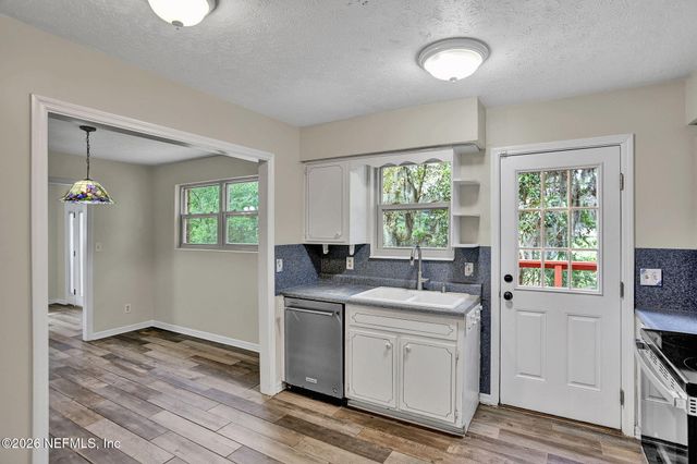 4054 SABEL Drive, Jacksonville, FL 32277