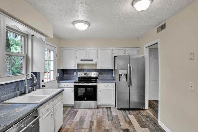 4054 SABEL Drive, Jacksonville, FL 32277