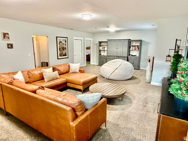 10227 S OTTER TRAIL DR, South Jordan, UT 84009