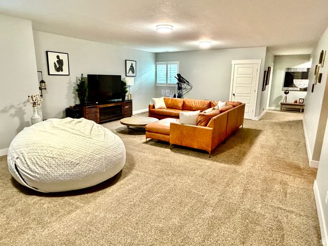 10227 S OTTER TRAIL DR, South Jordan, UT 84009