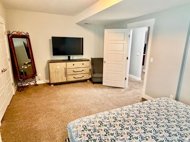 10227 S OTTER TRAIL DR, South Jordan, UT 84009