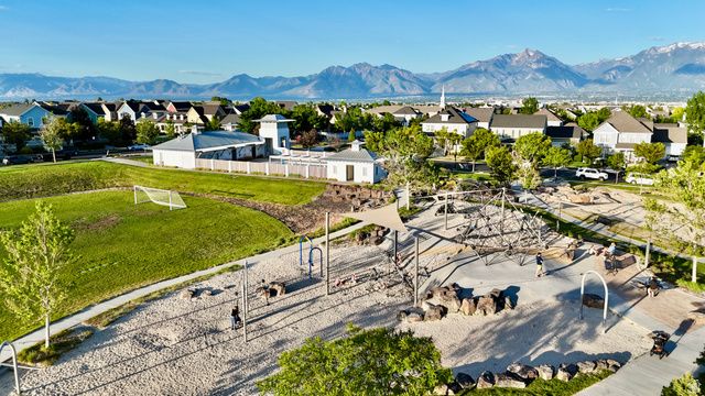 10227 S OTTER TRAIL DR, South Jordan, UT 84009