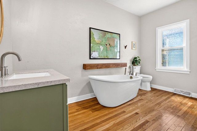 1847 OREGON STREET, Oshkosh, WI 54902