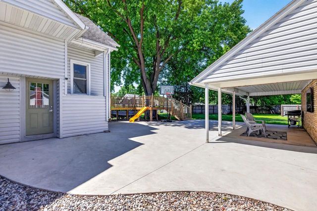 1847 OREGON STREET, Oshkosh, WI 54902