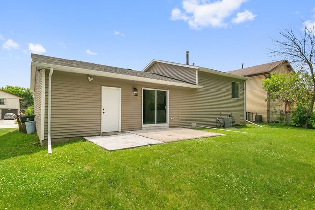 18200 Fountainbleau Drive, Hazel Crest, IL 60429