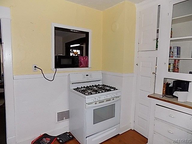 586 Wyoming Avenue, Buffalo, NY 14215