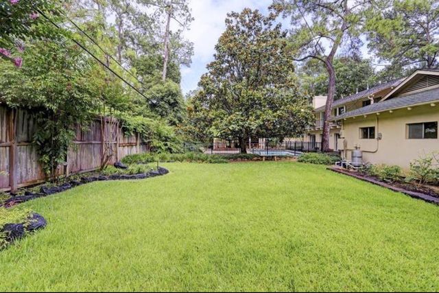 11910 Steppingstone Lane, Bunker Hill Village, TX 77024