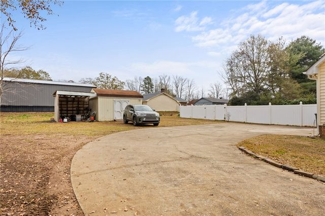 102 Huntington Court, Easley, SC 29640