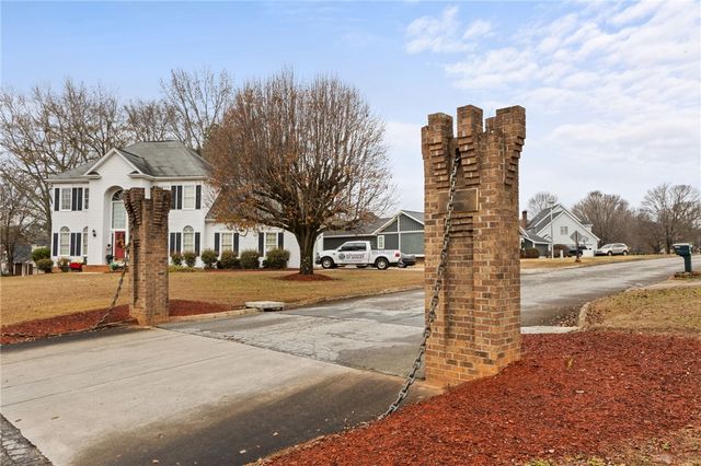 102 Huntington Court, Easley, SC 29640