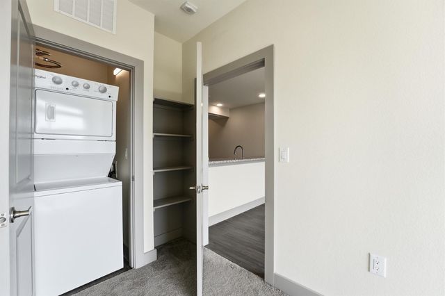6955 Turtlewood Drive 502, Houston, TX 77072